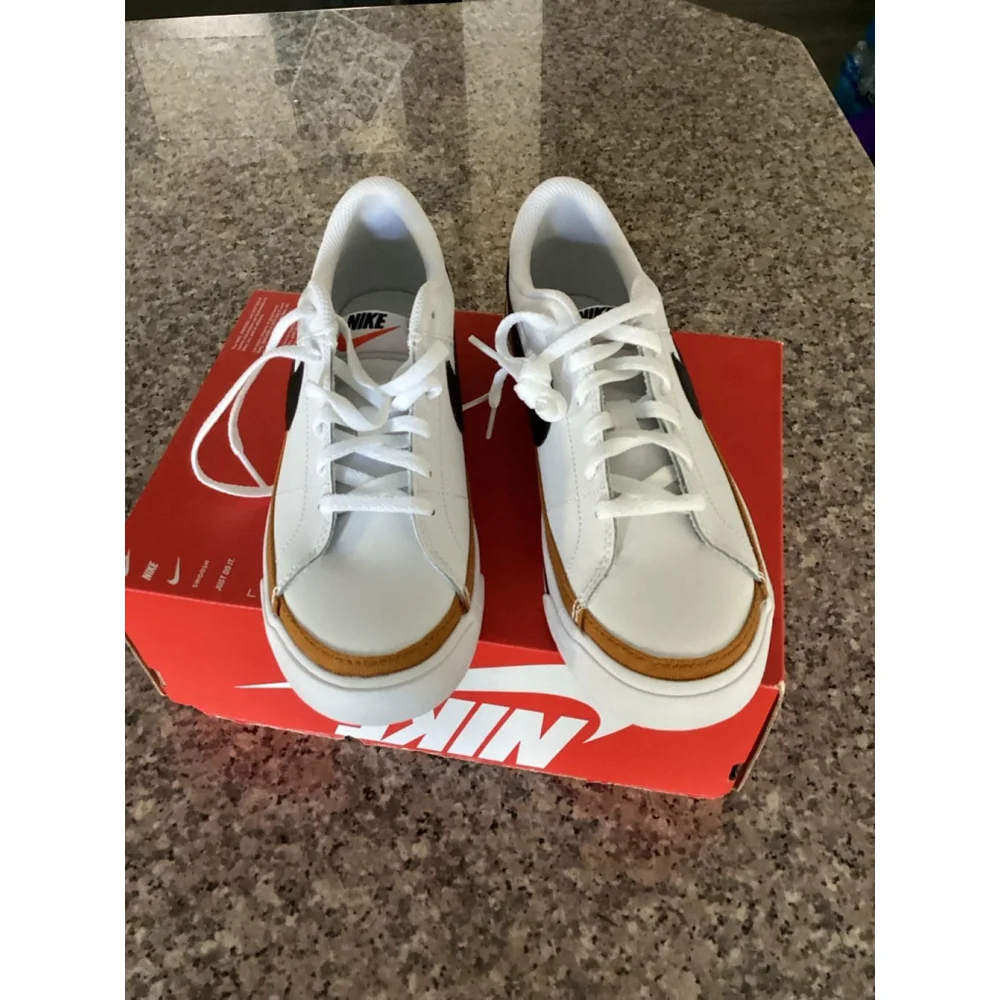 Nike Court Legacy GS Size 6Y - Color:: White/Black/ Desert